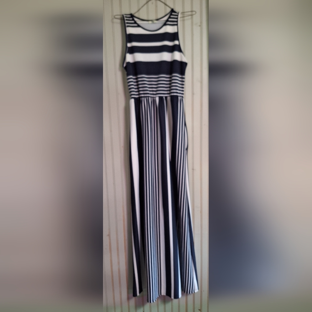 Chic Striped Black and White Maxi Dress